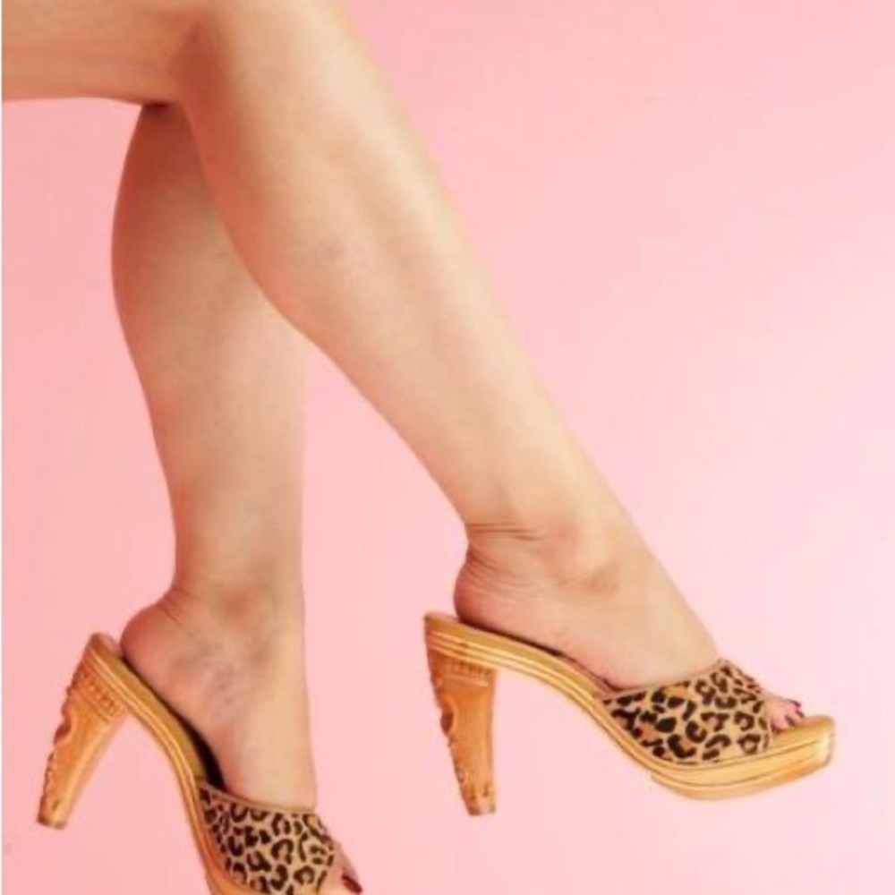 Pinup Couture Tiki shoes NIB size8